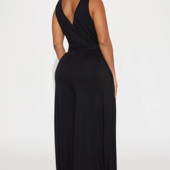 Moving Different Jumpsuit - Black - Picture 2 of 4